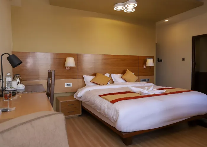 Hotel Retro And 3*