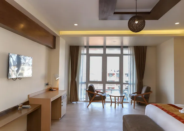 Retro And Hotel 3*