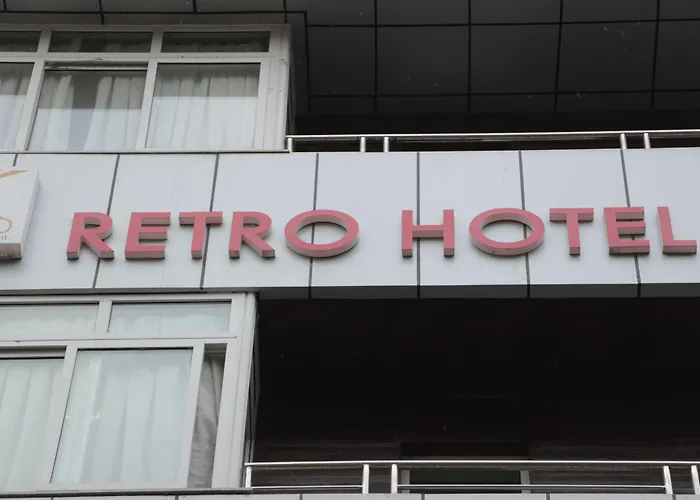 ホテル Retro And